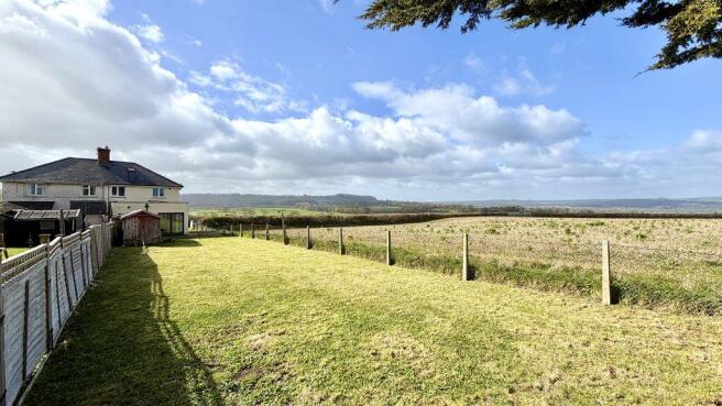 2 bed property, in Moolham Lane, £350,000