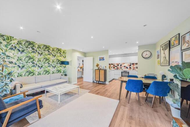3 bed property, in Residence Tower, £700,000
