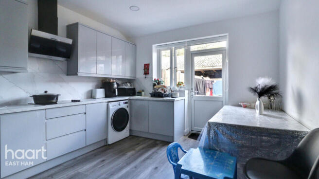 5 bed property, in High Street South, £750,000