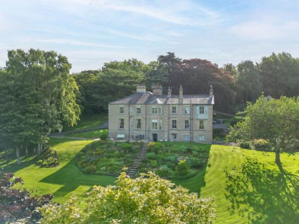 5 bed property, in Derwent Hill, £1,295,000