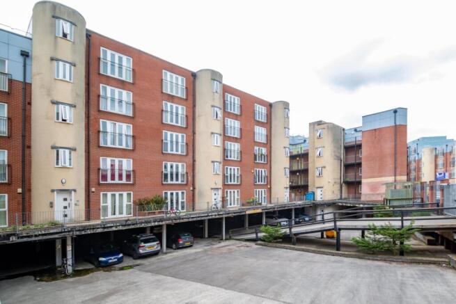 2 bed property, in St Lawrence Street, £130,000