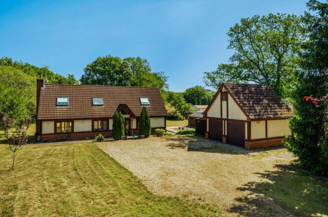 5 bed property, in Park Lane, £1,100,000