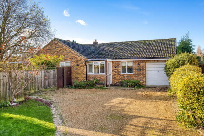 2 bed property, in Glebe Road, £475,000