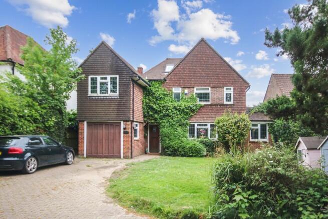 5 bed property, in Holtye Road, £800,000