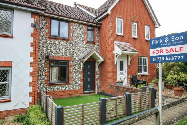 2 bed property, in Saxmundham, £200,000