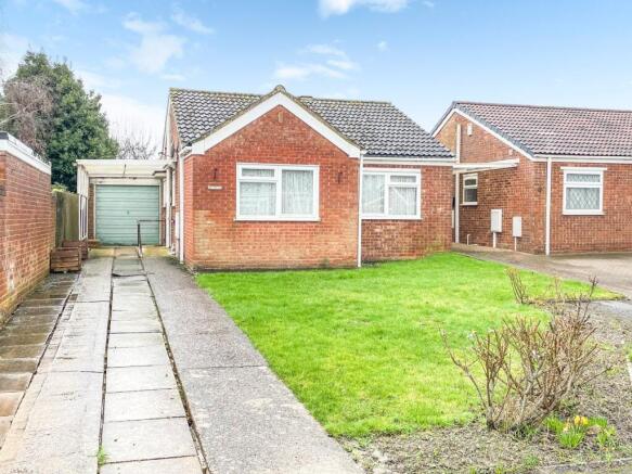 3 bed property, in Stocking Green Close, £280,000