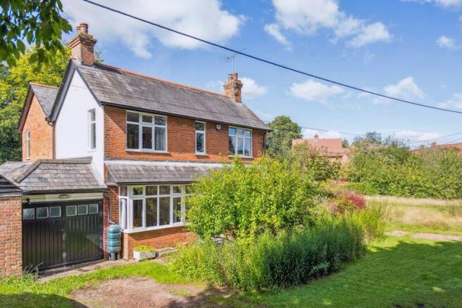 3 bed property, in Church Path, £825,000