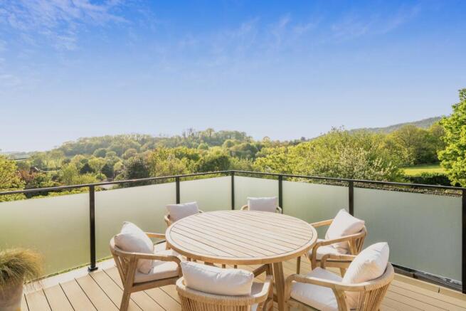 4 bed property, in Milton Lane, £800,000