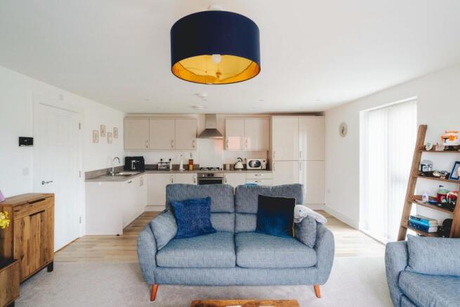 2 bed property, in Strobel Drive, £186,000