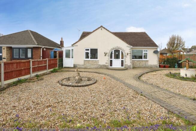 3 bed property, in Plassey Crescent, £390,000