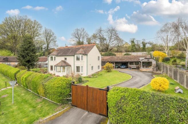 4 bed property, in Upper Marsh Road, £735,000