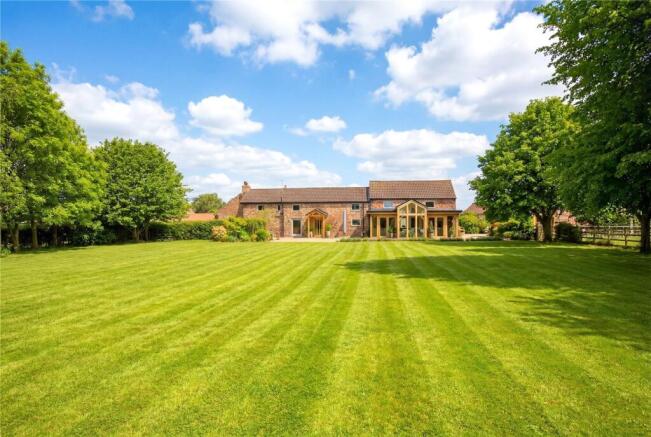4 bed property, in Easingwold Road, £1,375,000