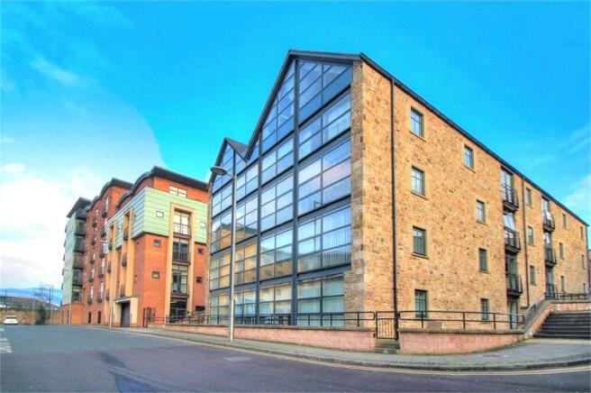 1 bed property, in Curzon Place, £100,000