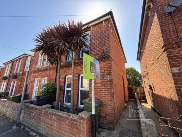 3 bed property, in Ash Road, £180,000