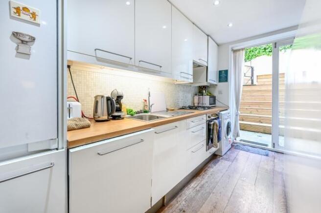 3 bed property, in Chippenham Road, £425,000