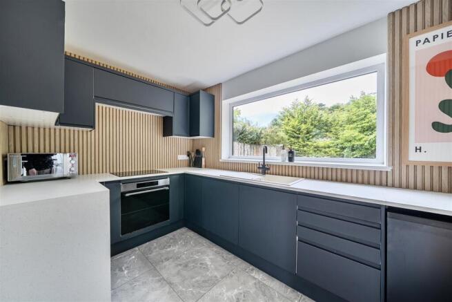 3 bed property, in Winnards Park, £399,950