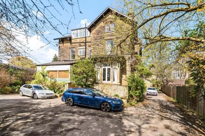 1 bed property, in Park Villas, £90,000