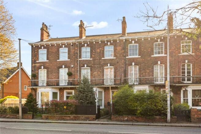 2 bed property, in Bargate, £45,000