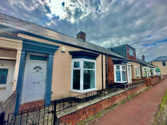 2 bed property, in Chester Terrace North, £80,000