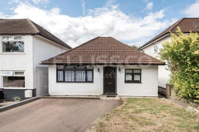2 bed property, in Lawrence Street, £800,000