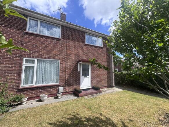 3 bed property, in Weyhill Close, £270,000