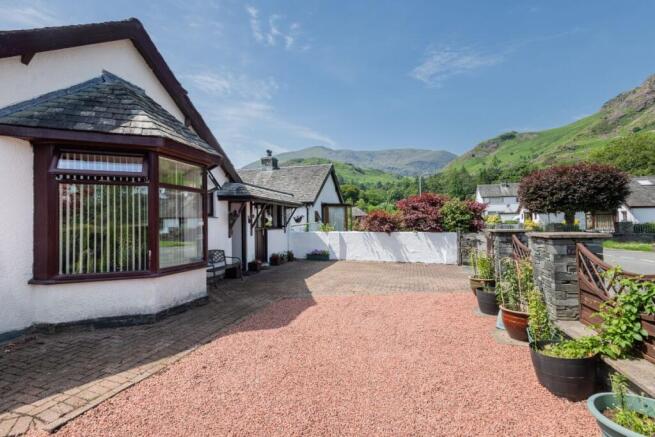 3 bed property, in Crag View, £550,000