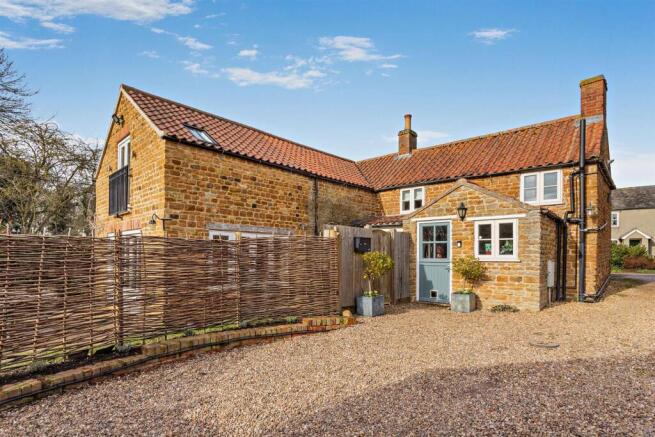 4 bed property, in Rookery Lane, £650,000