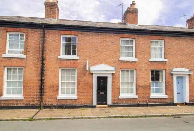 2 bed property, in Pyecroft Street, £295,000