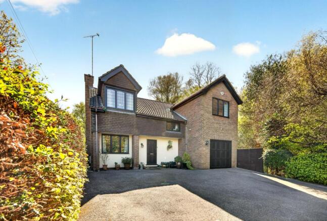 4 bed property, in Beacon Road, £1,175,000