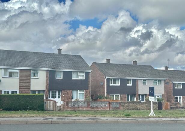 3 bed property, in Oak Way, £240,000