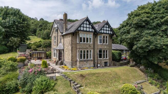 3 bed property, in Rochdale Road, £450,000