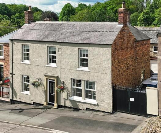 3 bed property, in Main Street, £695,000