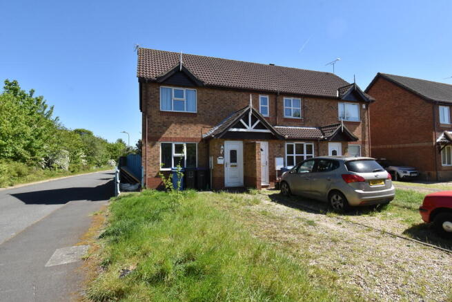 2 bed property, in Oxen Park Close, £155,000