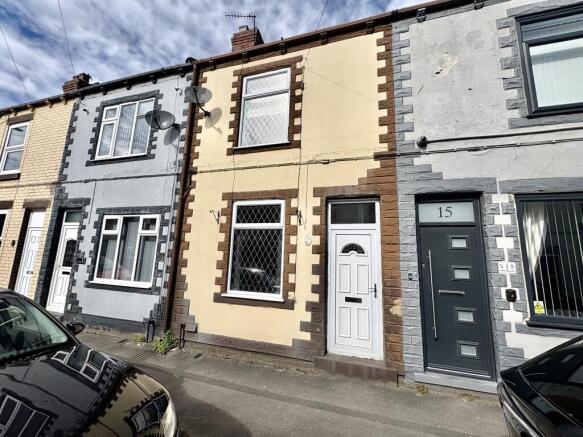 2 bed property, in Dickinson Terrace, £110,000