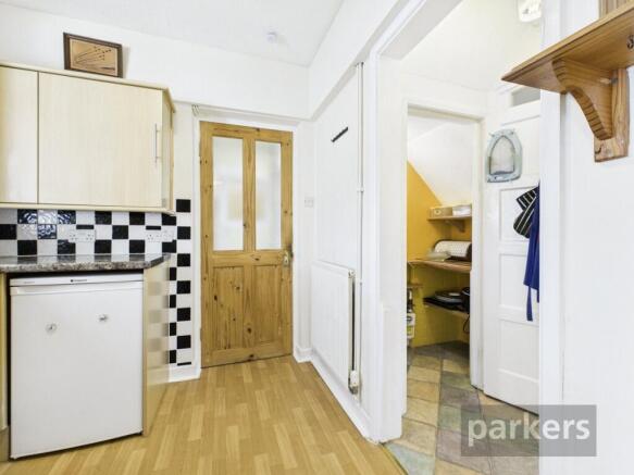 3 bed property, in Westfield Road, £270,000