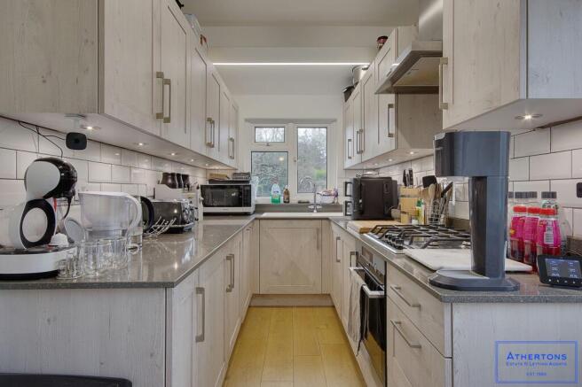 3 bed property, in Wimborne Road, £375,000
