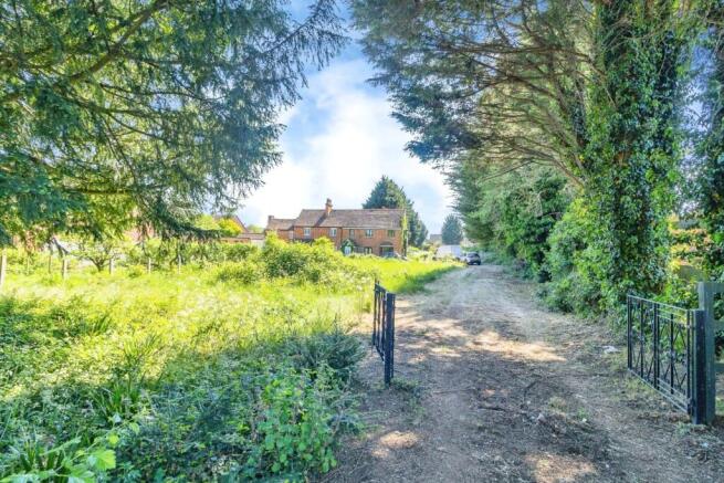3 bed property, in Cardington Road, £850,000