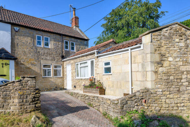 2 bed property, in Staples Hill, £399,000