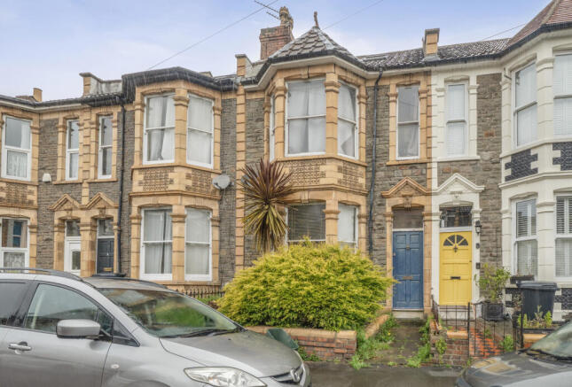 3 bed property, in Muller Avenue, £450,000
