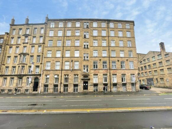 2 bed property, in Flat, £25,000