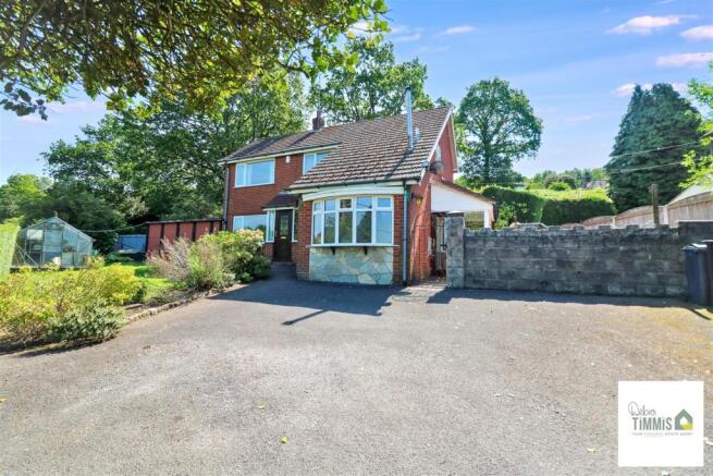 3 bed property, in Bunts Lane, £320,000