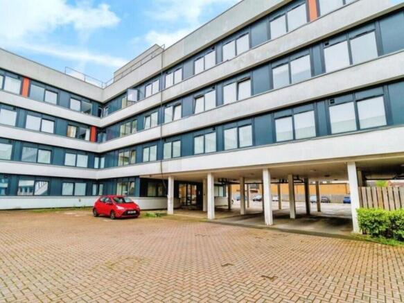 1 bed property, in Romsey Road, £115,000