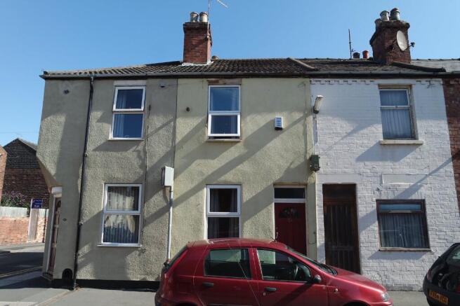 2 bed property, in Chelmsford Street, £115,000