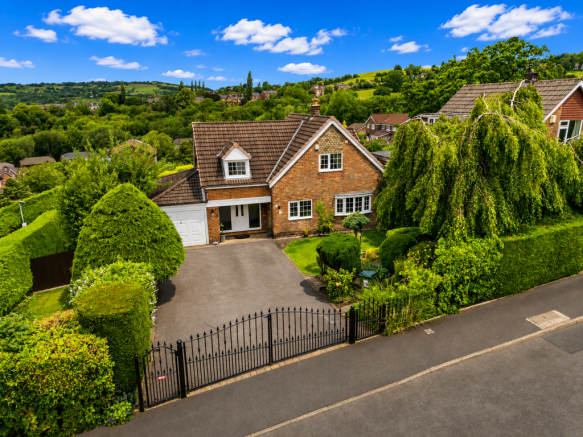 4 bed property, in Constable Drive, £750,000