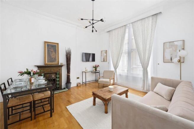 1 bed property, in Cheniston Gardens, £700,000
