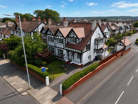 4 bed property, in Marlowe Road, £375,000