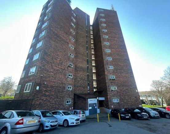 1 bed property, in Flat 83 Carrick Point, £45,000