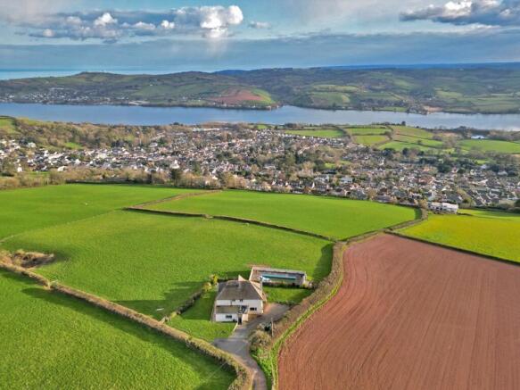 5 bed property, in Higher Radway Farm, £1,500,000