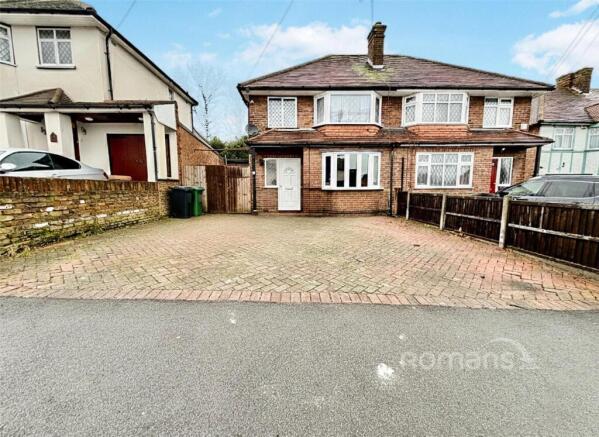 3 bed property, in Honeycroft Hill, £575,000