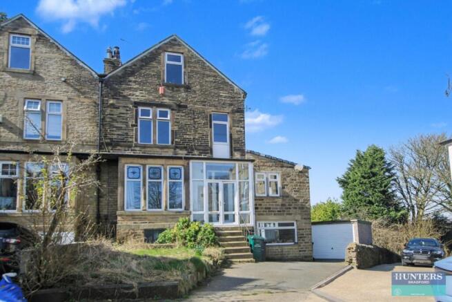 5 bed property, in Toller Drive Bradford BD9, £380,000
